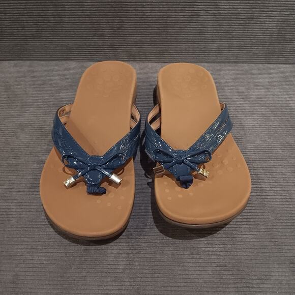 Vionic Women's Bella X Toe Post Sandals Patent Leather With Bow Navy 8 - Picture 2 of 8